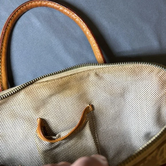 Dooney & Bourke 1975 - Picture 9 of 15